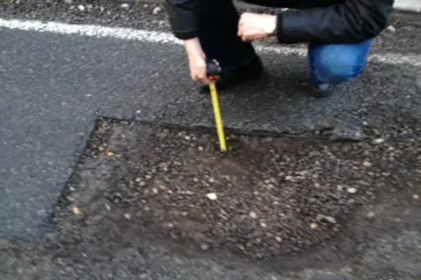 Pothole Mascalls Lane 2