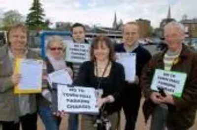 Nigel Clarke, Linda Price, Cllr Ross Carter, Cllr Karen Chilvers, Cllr David Kendall and Cllr Barry Aspinell collecting petition signatures in the car park on Saturday 25th April 2009