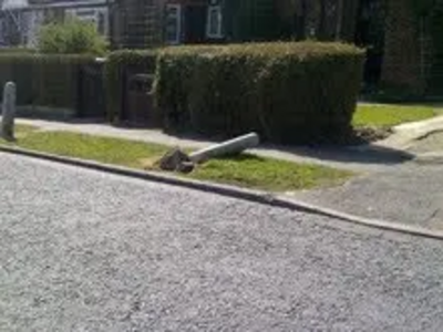 Clarence Road Bollard in march 2013 