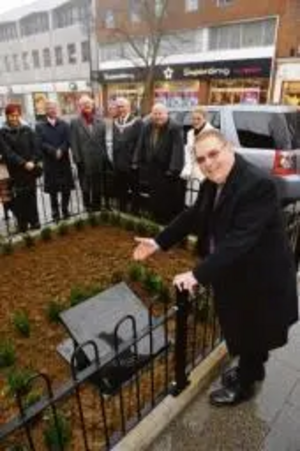 Tories gather for High Street opening: Lord Hanningfield with MP Eric Pickles and Brentwood Council Leader Cllr Louise McKinlay